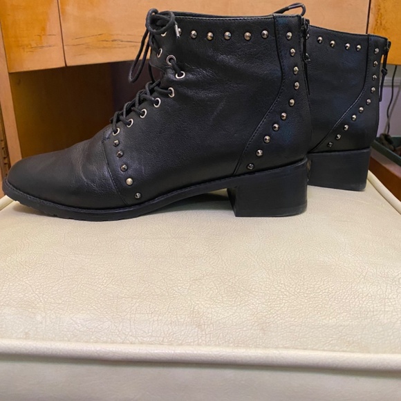 Stuart Weitzman Witchy Goth Biker Black Leather Studded Ankle Boots Sz 7.5 - Picture 2 of 8